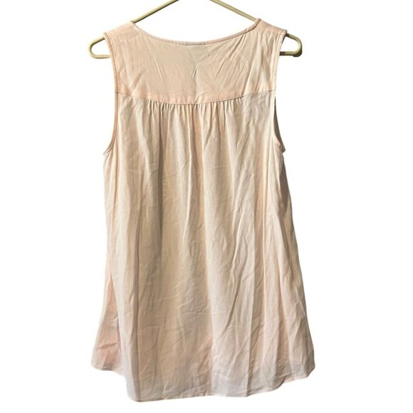 Torrid Top Sleeveless Size 00 Blouse Semi-Sheer V-Neck Pullover Lightweight City - Picture 2 of 8